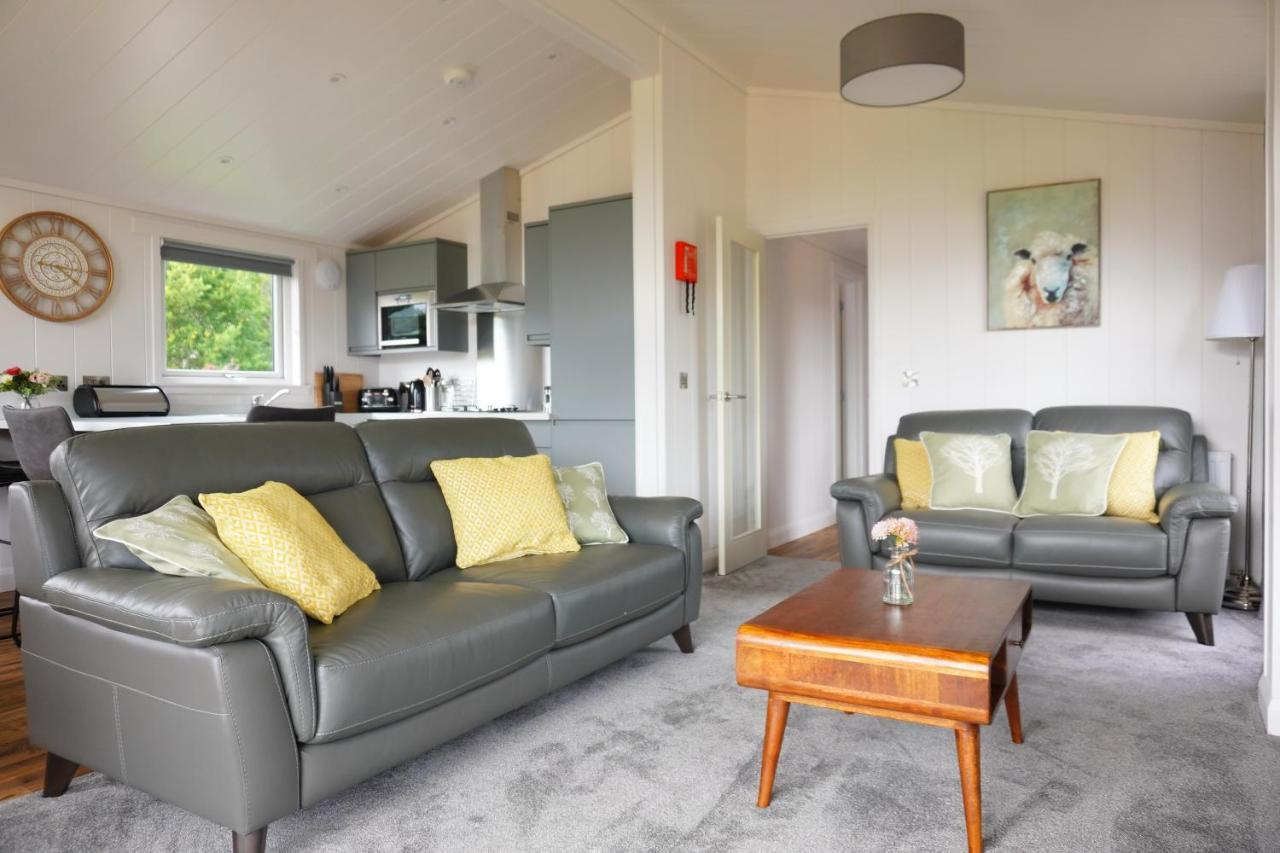 Linwater Caravan Park - Luxury Lodges And Static Caravans Near Edinburgh Newbridge (Lothian) Exterior foto