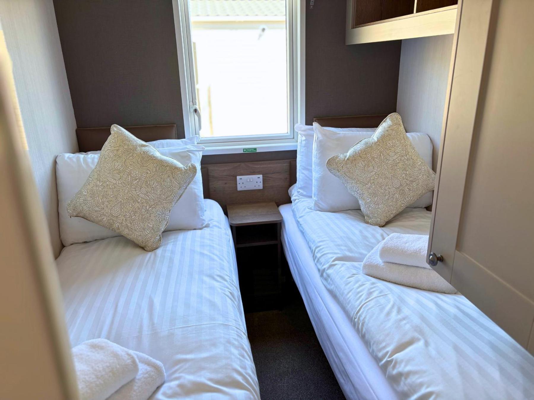 Linwater Caravan Park - Luxury Lodges And Static Caravans Near Edinburgh Newbridge (Lothian) Exterior foto