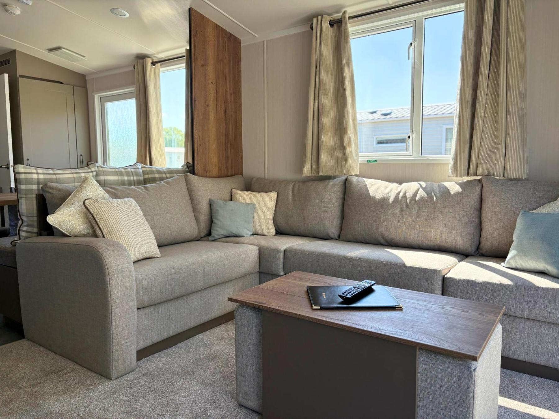 Linwater Caravan Park - Luxury Lodges And Static Caravans Near Edinburgh Newbridge (Lothian) Exterior foto